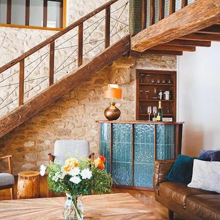 Stylish Rural With Pool Sleeps 14 Guests *