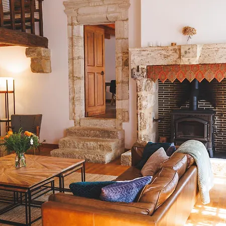 Stylish Rural With Pool Sleeps 14 Guests *