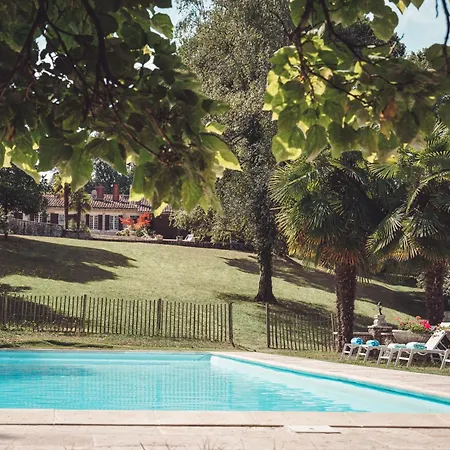 Stylish Rural With Pool Sleeps 14 Guests Holiday home