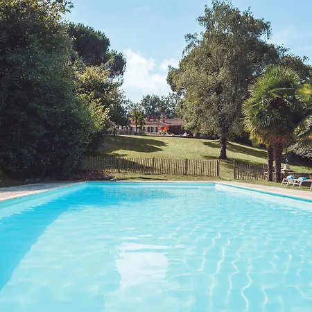 Holiday home Stylish Rural With Pool Sleeps 14 Guests
