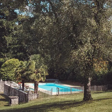 Stylish Rural With Pool Sleeps 14 Guests Brossac