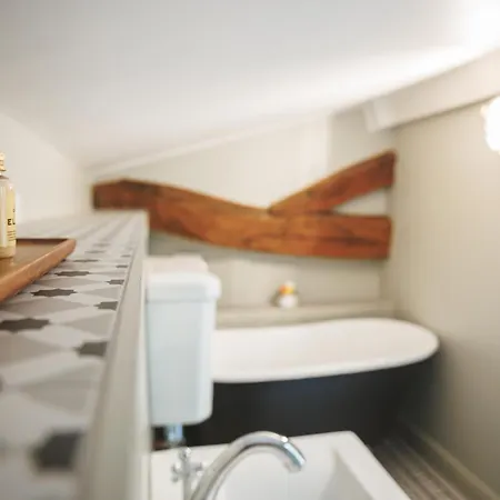 Holiday home Stylish Rural With Pool Sleeps 14 Guests