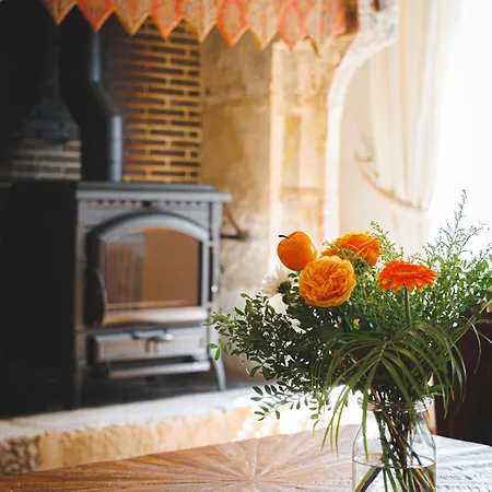 Stylish Rural With Pool Sleeps 14 Guests