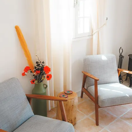 Stylish Rural With Pool Sleeps 14 Guests