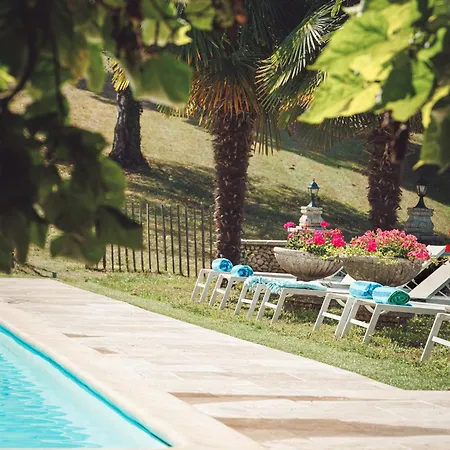 Holiday home Stylish Rural With Pool Sleeps 14 Guests Brossac