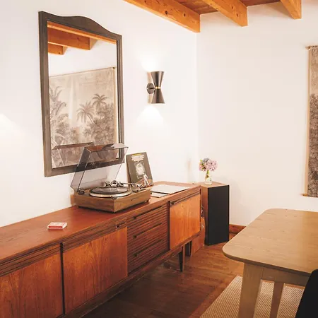 Stylish Rural With Pool Sleeps 14 Guests